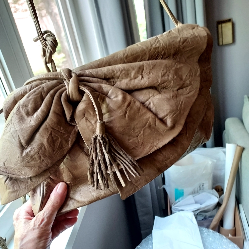 VTG Brio Leather Crinkle Texture Satchel Bag Sling Crossbody Mushroom Colorway